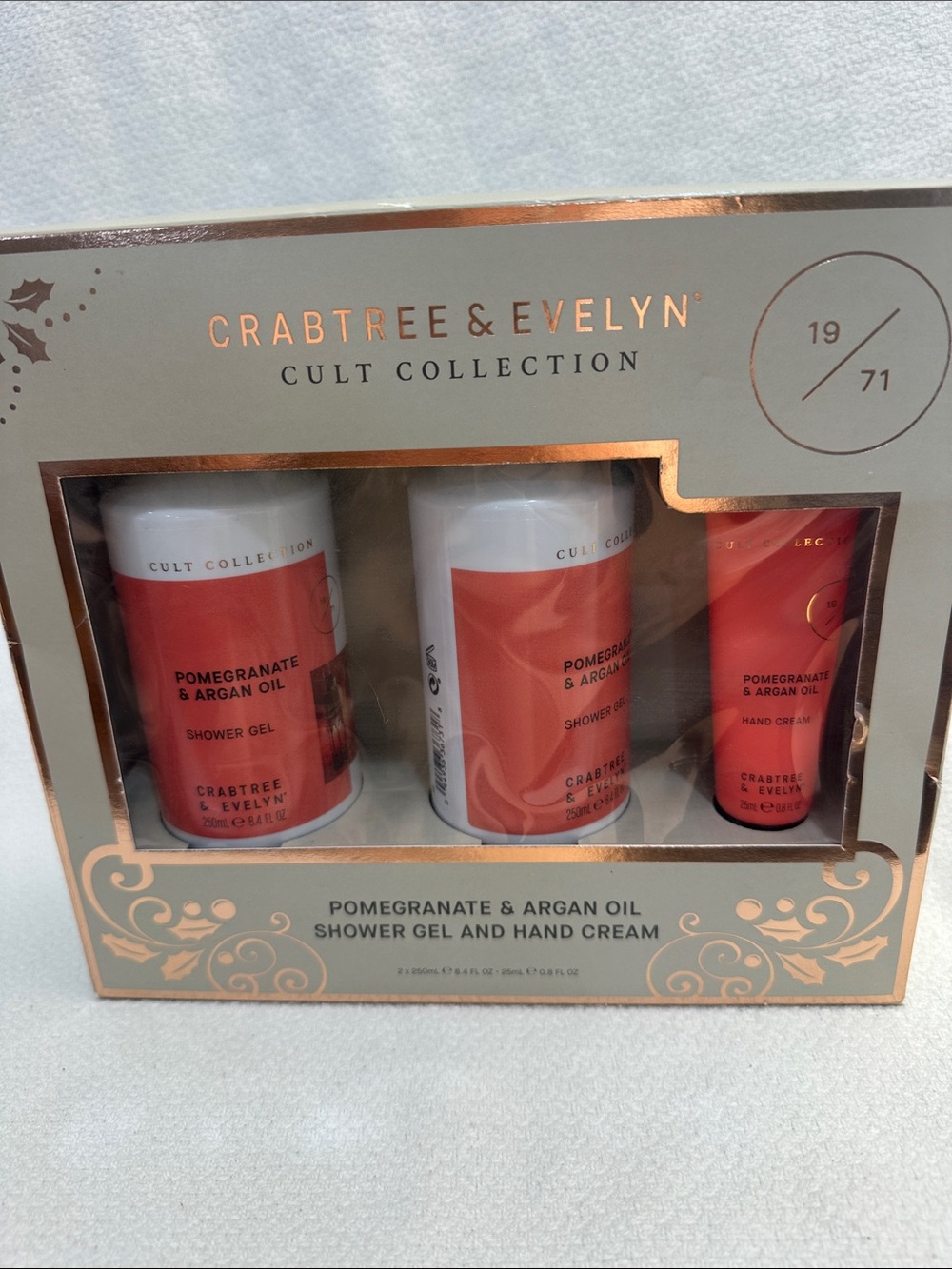 Crabtree & Evelyn Pomegranate & Argan Oil Set - Coral and White